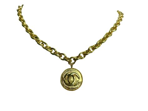 collane con bottoni vintage chanel|Vintage chanel button necklace .